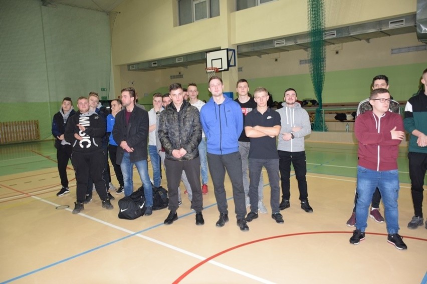 Zakończyła się szósta edycja Gminnej Ligi Halowej Piłki Nożnej w Kluczewsku (ZDJĘCIA Z TURNIEJU)