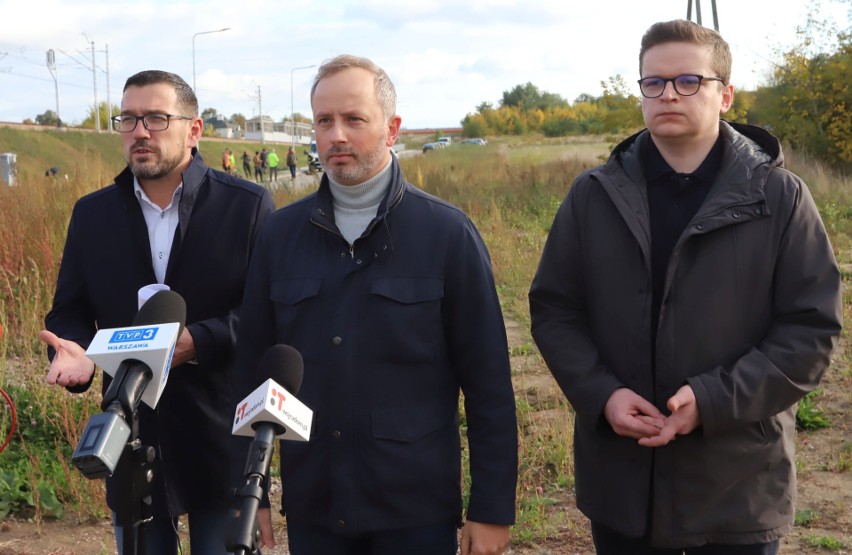 Trzeci etap budowy trasy N-S w Radomiu. Opóźnienie w rozpoczęciu pierwszych prac. Odbyła się konferencja w tej sprawie