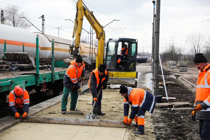 Kraków. Po 21 latach połączenia kolejowe wracają do Nowej Huty 