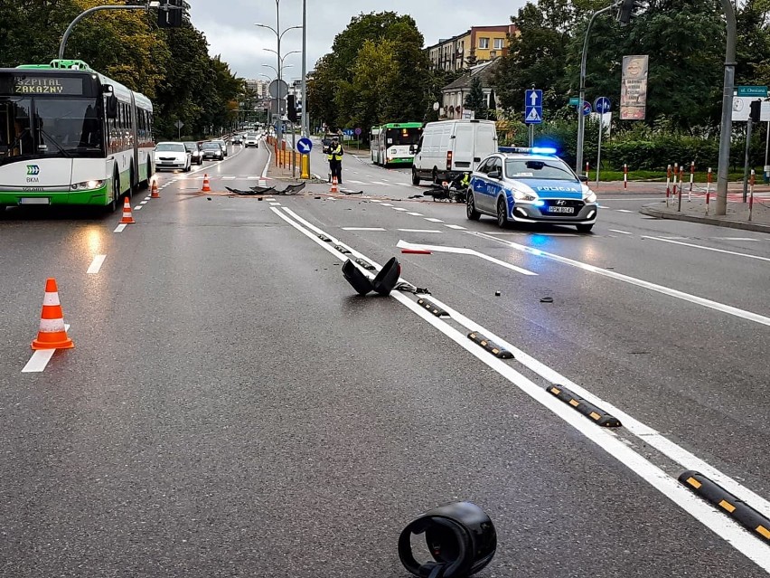 Białystok. Wypadek na ul. Antoniukowskiej. Motocyklista trafił do szpitala [ZDJĘCIA]