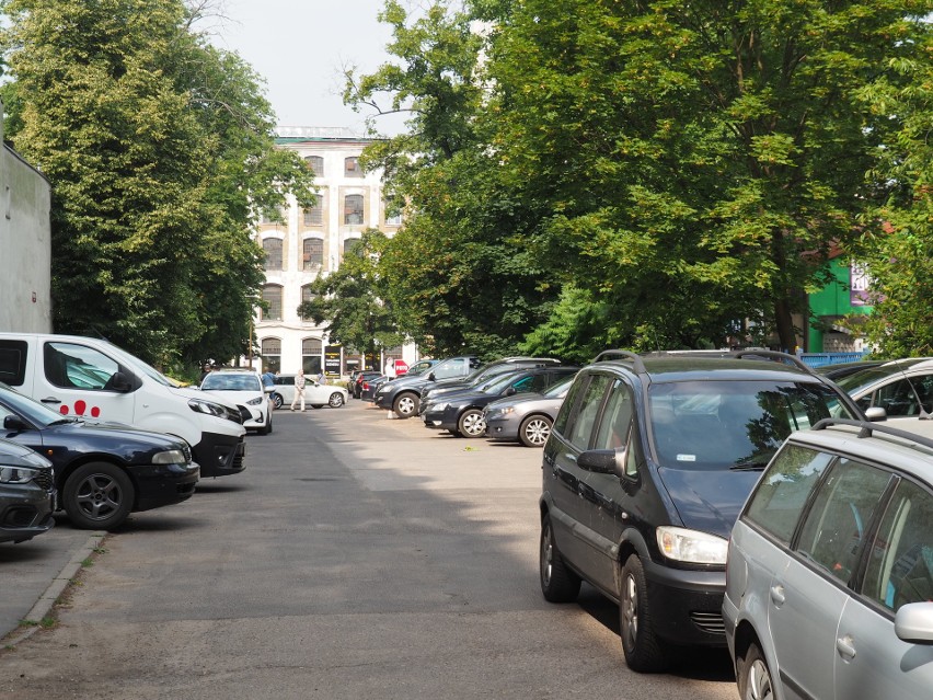 Miasto obiecuje, że w 2024 roku kierowcy skorzystają z wielopoziomowych parkingów - po 12 latach od pierwszych planów...