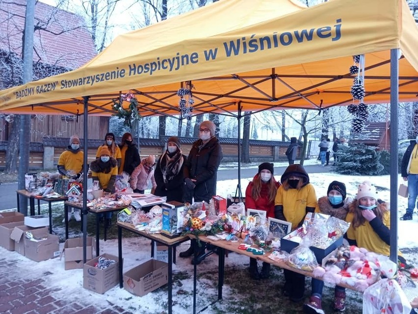 Wolontariusze z Wiśniowej, oprócz e-kiermaszu zorganizowali...