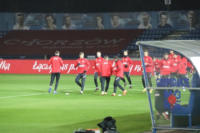 Piłkarze reprezentacji Polski dziś po raz ostatni będą trenować na stadionie Ruchu ChorzówZobacz kolejne zdjęcia. Przesuwaj zdjęcia w prawo - naciśnij strzałkę lub przycisk NASTĘPNE