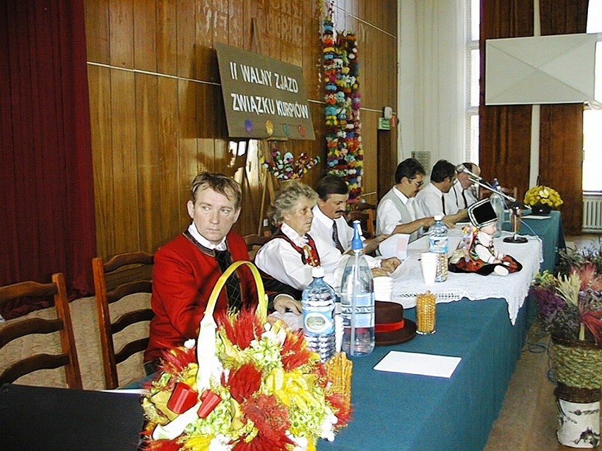 Ostrołęczanie i mieszkańcy powiatu ostrołęckiego w 2000 roku. Tak wyglądali. Zobaczcie zdjęcia z archiwum TO