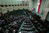 Budżet na 2022 rok. Pierwsze czytanie ustawy w Sejmie. Minister finansów: Zanotowaliśmy rekordowe odbicie PKB