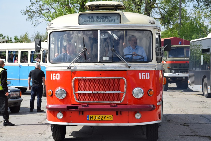 Parada zabytkowych pojazdów