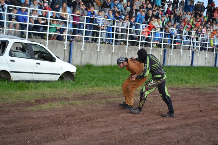 Kaskaderzy z grupy Street Owners zafundowali widzom w...