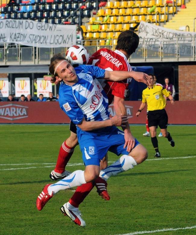 [fotoreportaż] Pseudokibice zdemolowali stadion