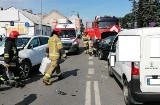 Tarnów. Groźne zderzenie trzech samochodów na ulicy Krakowskiej. Po wypadku w mieście były ogromne utrudnienia w ruchu [ZDJĘCIA]