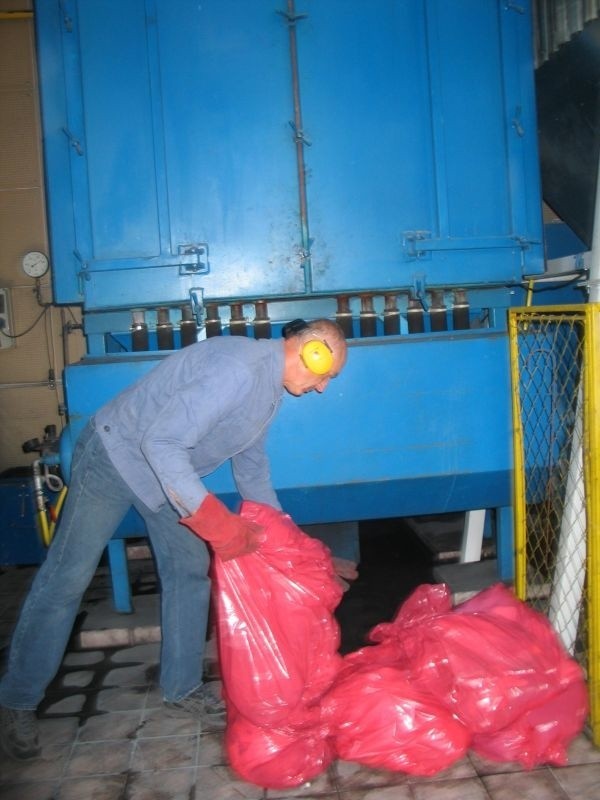 Spalarnia odpadów przy Szpitalu Wojewódzkim w Tarnobrzegu spala 50 kilogramów odpadów na godzinę. Podobna spalarnia, jaka znajduje się w centrum Rzeszowa spala na godzinę 200 kilogramów odpadów.