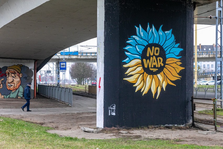 Słonecznikowy mural pod Trasą Zamkową w geście solidarności z Ukrainą [ZDJĘCIA]