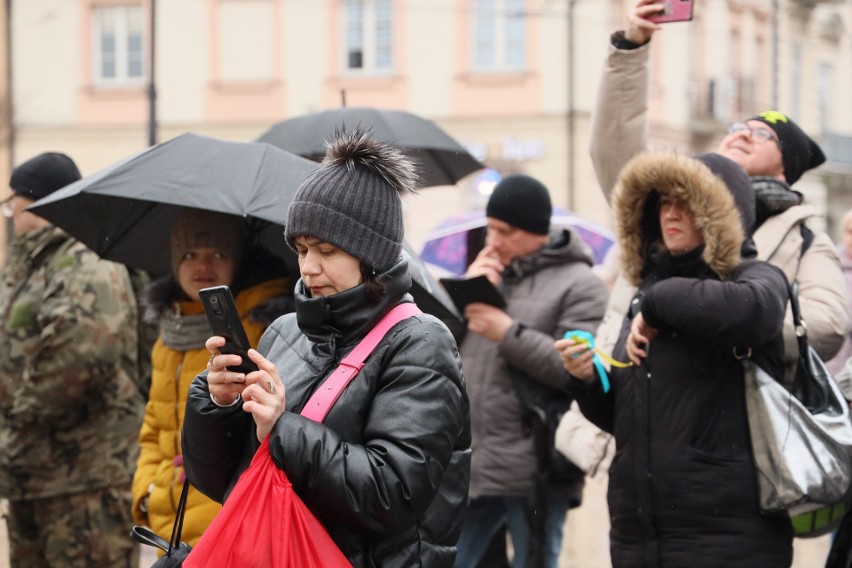 Te liczby robią wrażenie: miliony uchodźców i miliony złotych pomocy. Rocznica wybuchu wojny w Ukrainie. Zdjęcia