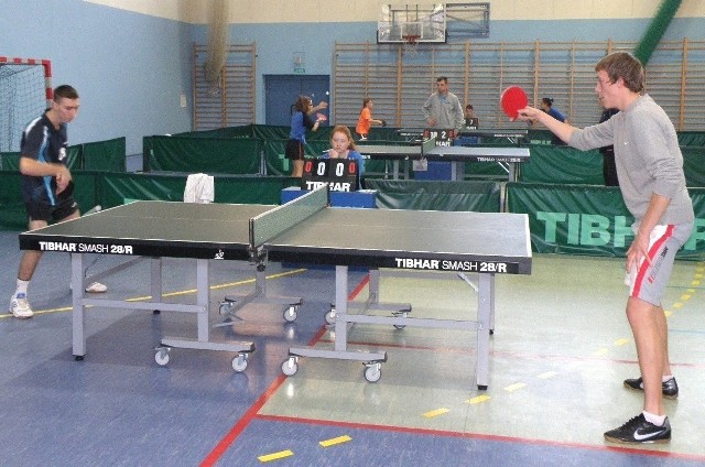 Młodzież specjalnej troski z całego kraju grała w ping-ponga na turnieju w Kazimierzy Wielkiej.