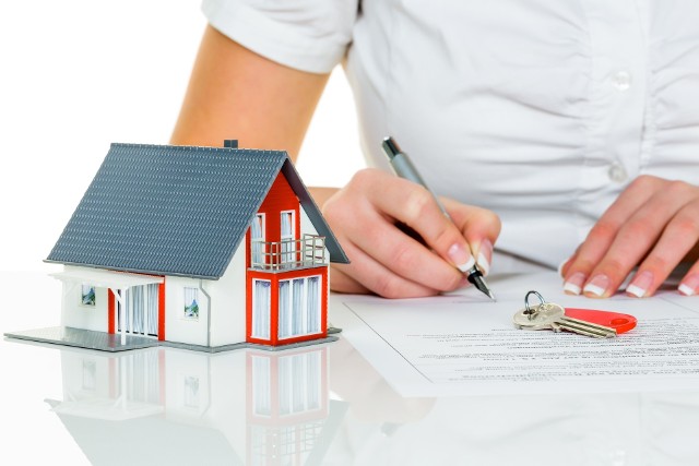 Notariusz pomoże ci, między innymi, gdy będziesz chciał sprzedać nieruchomość, na przykład mieszkanie czy też garaż