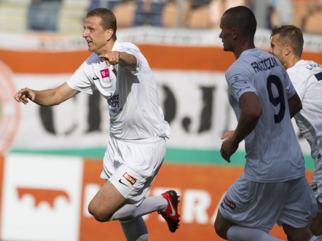 Maciej Dąbrowski strzelił pierwszego gola dla Pogoni w spotkaniu z Zagłębiem. Było to także pierwsze trafienie w tym sezonie ekstraklasy.
