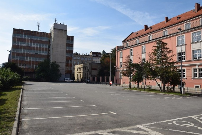 W tym miejscu za chwilę rozpoczną się prace przy robieniu...