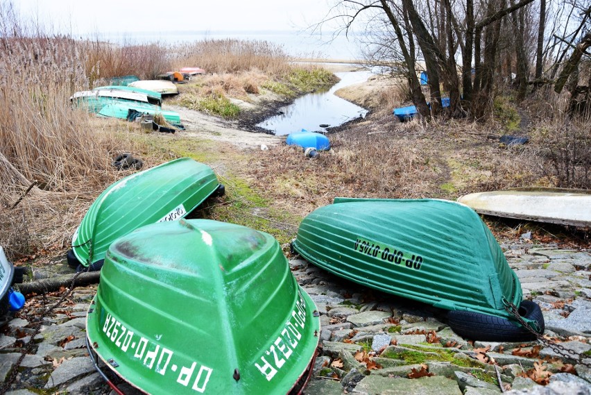 Zimą w Jeziorze Dużym w Turawia jest mniej wody, niż zwykle....