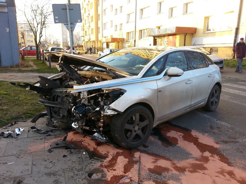 Wypadek na Kusocińskiego. Kierowca dostał ataku epilepsji [ZDJĘCIA+FILM]