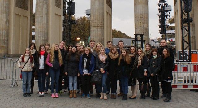 Tegoroczna edycja Archiwum Historii Mówionej zakończyła się wyjazdem studyjnym do Berlina. Jego uczestnicy spotkali się z niemieckimi politykami i zrobili sobie zdjęcie pod Bramą Brandenburską.