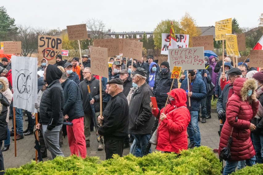 Protest mieszkańców pod siedzibą G.EN. Gaz. w Tarnowie...