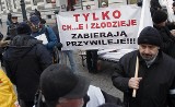 Protest pracowników Veolii na Piotrkowskiej [ZDJĘCIA, FILM]
