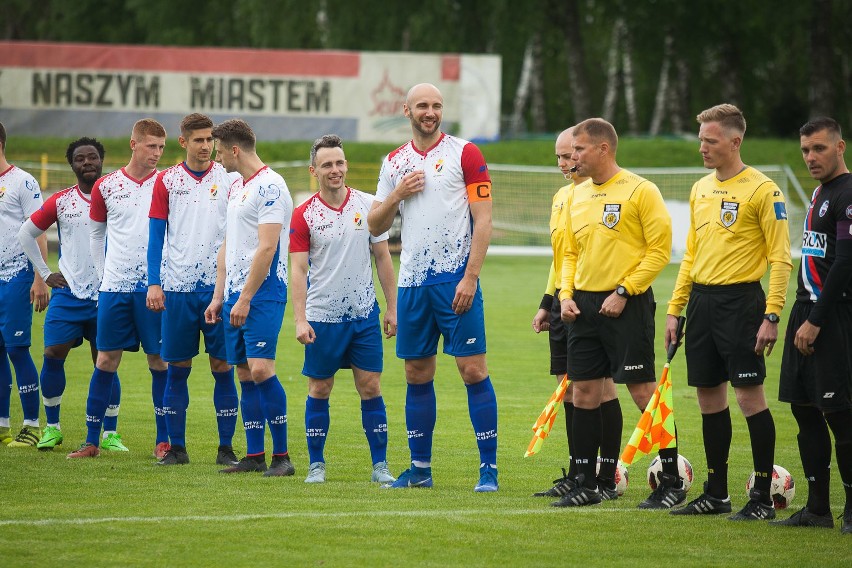 IV liga: Gryf Słupsk - Pogoń Lębork 2:1. Wyniki 33. kolejki [zdjęcia]