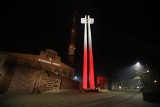 Krzyż kopalni Wujek w biało-czerwonych barwach. Wracamy pamięcią do tragedii stanu wojennego WIDEO + ZDJĘCIA