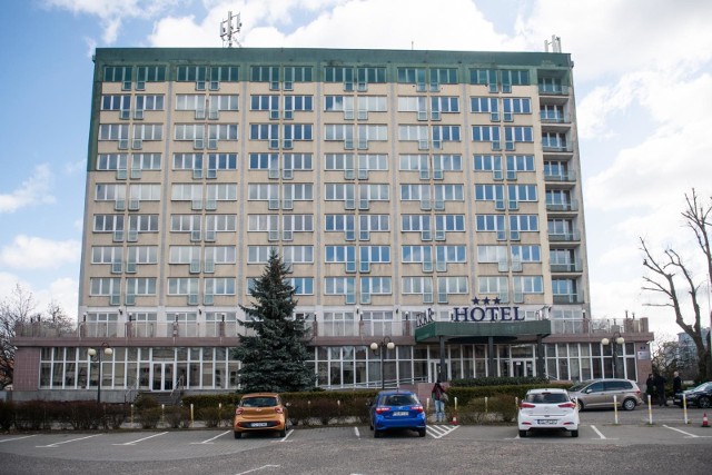 Poznańskie izolatorium otwarto w hotelu Ikar. W środę trafili do niego pierwsi pacjenci.