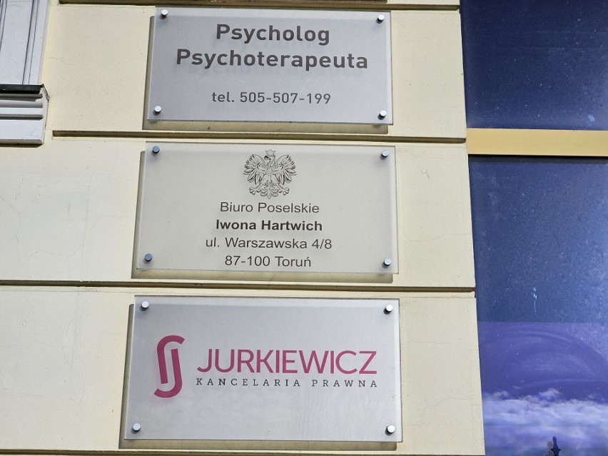 W kamienicy przy ulicy Warszawskiej 4 w Toruniu swoje biura...