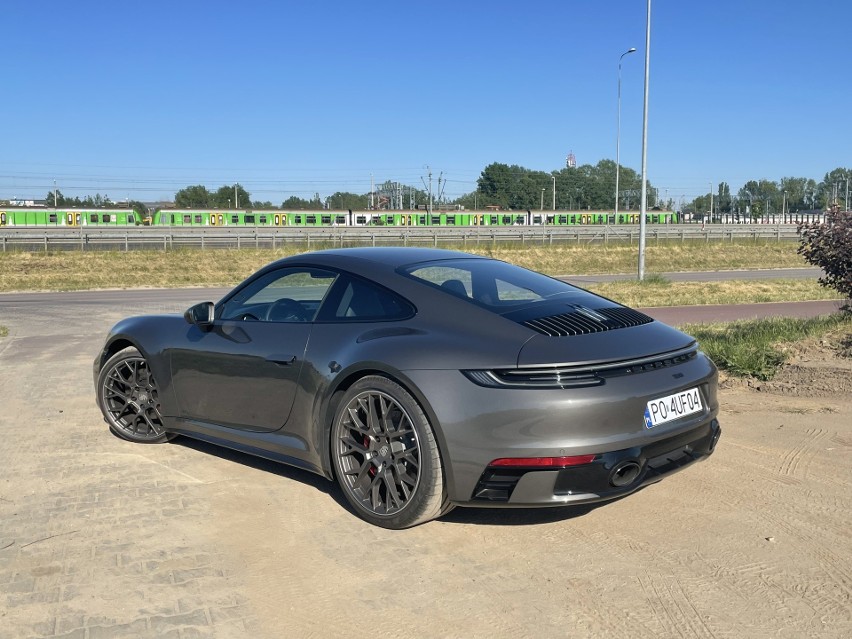 To, że 450-konne Porsche 911 Carrera 4S jest piekielnie...