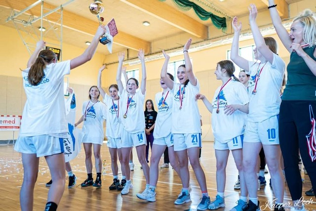 Reprezentantki Kartuz i województwa pomorskiego sięgnęły po najwyższe trofeum w Ogólnopolskich Igrzyskach Młodzieży Szkolnej w koszykówce dziewcząt