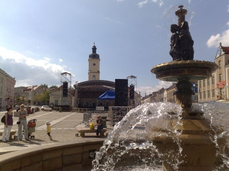 Dziś wielkie otwarcie Rynku! Zagra Bajm - scena już czeka (zdjęcia)