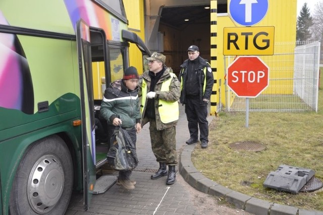 Od początku roku na granicy polsko - litewskiej funkcjonariusze Podlaskiego Oddziału Straży Granicznej zatrzymali 40 grup nielegalnych migrantów, w tym również współdziałając z funkcjonariuszami podlaskiej Służby Celnej. W przeważającej większości osoby te pochodziły z Wietnamu.