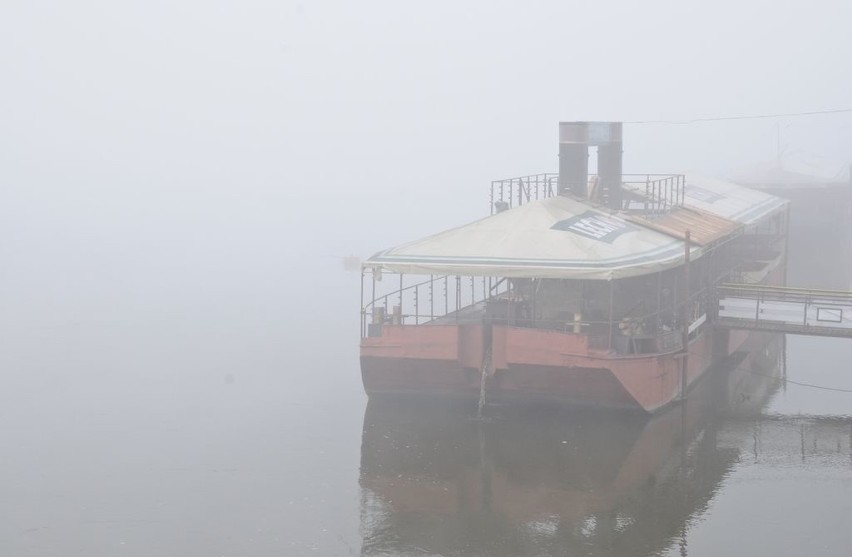 Zobacz Toruń ukryty w porannej mgle [zdjęcia]