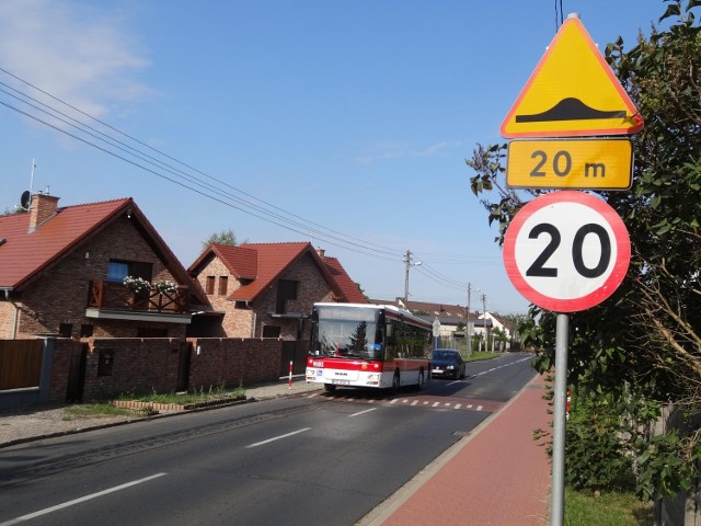 Na Leśnej jest już siedem progów zmuszających kierujących  pojazdami do ograniczenia prędkości.