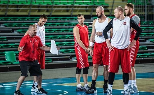 Marcin Gortat Łuczniczka koszykówka reprezentacja Polski treningMarcin Gortat Łuczniczka koszykówka reprezentacja Polski trening