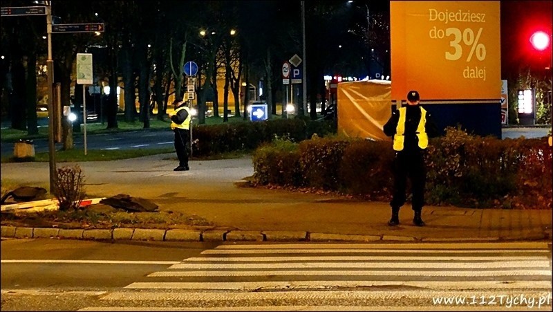 Podejrzany pakunek znaleziono pod autem. Na stacji paliw w...