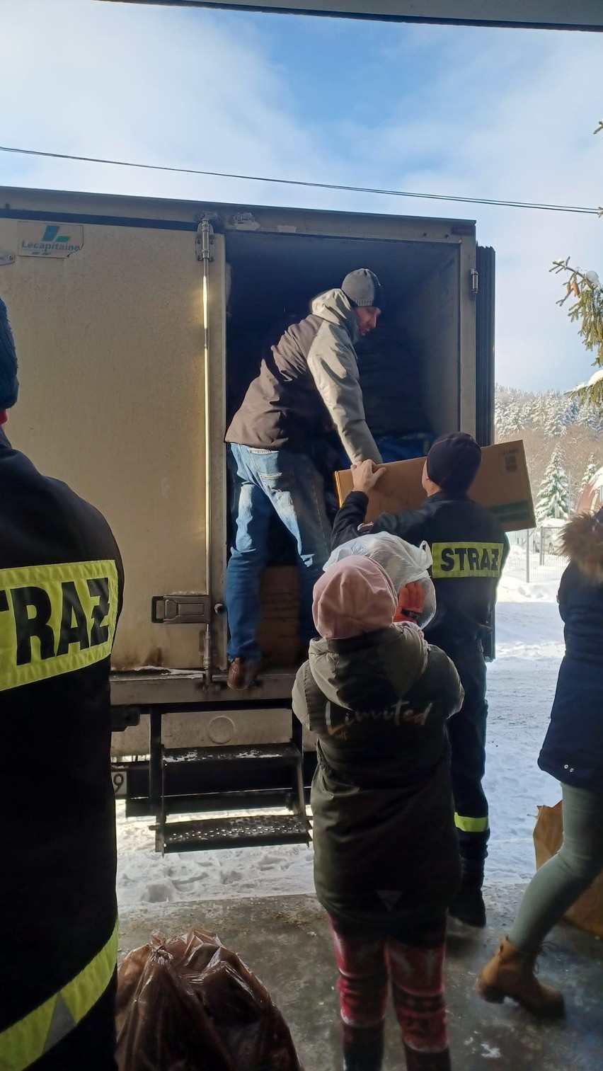 2 tony pomocy w dwa dni! Druhowie z OSP Piekiełko nie zwalniają tempa. Rusza zbiórka odzieży dla Ukrainy 
