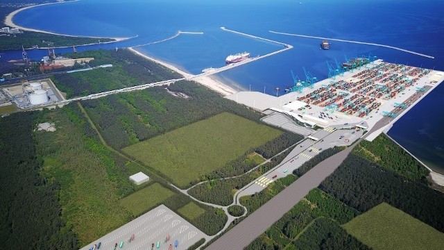 Dzięki budowie m.in. portu kontenerowego i nowego podejścia port w Świnoujściu w ciągu 6-7 lat będzie poważną konkurencją dla Hamburga.