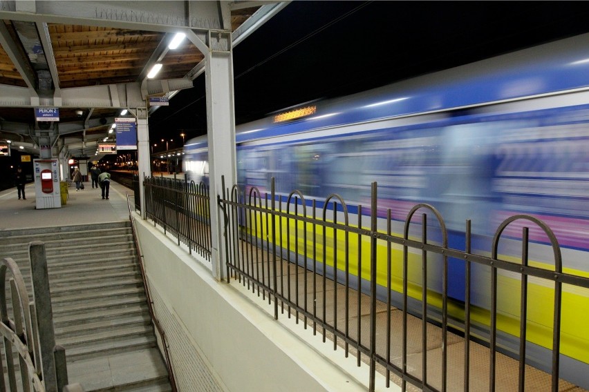 Dodatkowe niebiesko-żółte pociągi pojawią się na linii SKM...