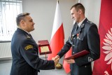 Druhowie OSP Osowiec uhonorowani przez komendanta wojewódzkiego. W Zawadzie uratowali życie mężczyźnie