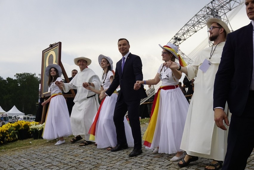 Lednica 2018: Andrzej Duda tańczy z młodzieżą. Film hitem...