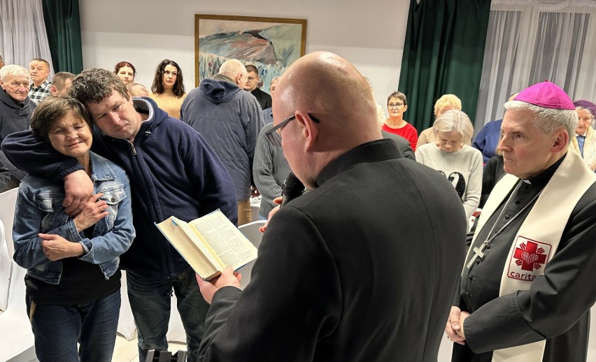 Wigilia Caritas w Sandomierzu dla ubogich i bezdomnych. Na wieczerzy spotkało się ponad 80 osób z diecezji sandomierskiej