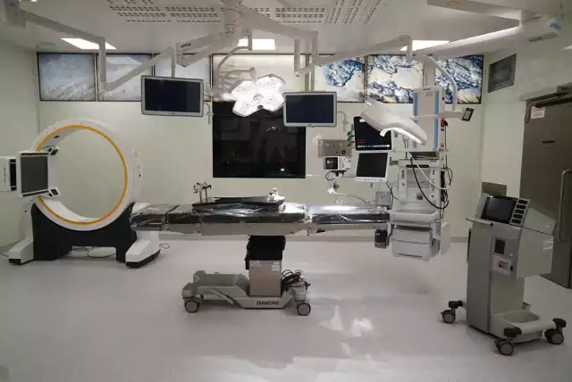 W czwartek odbyło się uroczyste otwarcie dwóch pierwszych modułów Centralnego Zintegrowanego Szpitala Klinicznego. Nowa placówka powstała na poznańskim Grunwaldzie. Mieszkańcy będą mogli liczyć na nowy Szpitalny Oddział Ratunkowy.