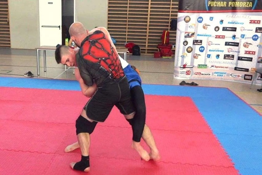 Walczyli w turniejach MMA i brazylijskiego jiu-jitsu