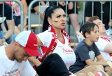 Kilkaset osób w Strefie Kibica przy Stadionie Miejskim we Wrocławiu oglądało mecz Polska-Słowacja [ZDJĘCIA]