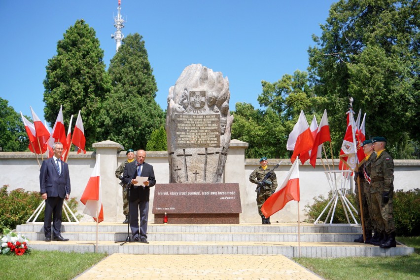 Lubelskie obchody Narodowego Dnia Pamięci Ofiar Ludobójstwa. Zdjęcia spod Pomnika Ofiar Wołynia