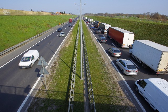 Dzisiaj rozpoczną się prace związane z dobudową trzeciego pasa na 16 kilometrowym odcinku autostrady A2  w Poznaniu.Fot. Wojciech Barczyński