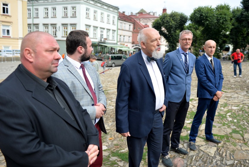 Janusz Korwin-Mikke lider Konfederacji i partii KORWiN przyjechał do Przemyśla. Mówił o aferze podkarpackiej 2.0 [ZDJĘCIA]