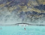 7 najciekawszych basenów termalnych w Europie. Kąpiel w jaskini, u stóp Alp oraz wśród lawowych pól. Gdzie znaleźć te miejsca?